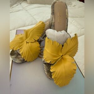 CECELIA NEW YORK Hibiscus II Yellow Accent Heels